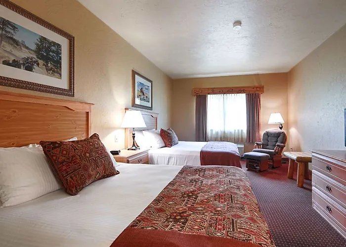 Western Devils Tower Hotel 2*